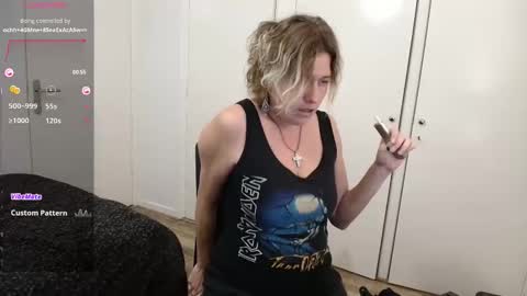 Syl  online show from December 2025 03:32:01 PM