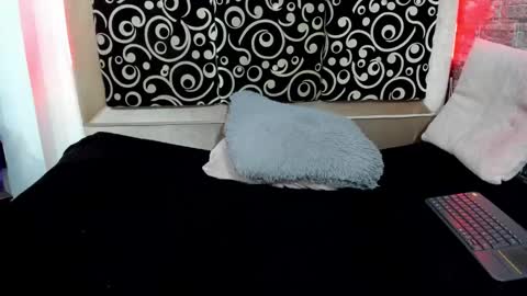 Snapshot of cloe66 chatting on January 2025 07:14:02 PM cloe66 online show from January 2025 07:14:02 PM