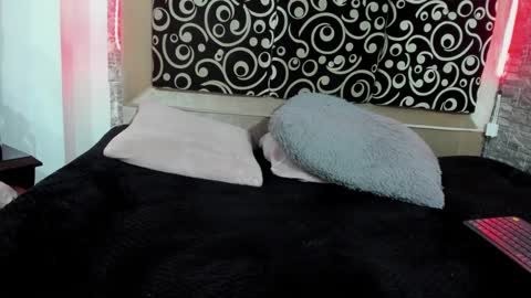 Snapshot of cloe66 chatting on February 2025 08:41:02 PM cloe66 online show from February 2025 08:41:02 PM