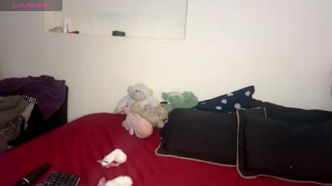  CLOE  online show from October 2025 09:26:02 PM