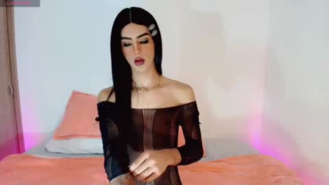 CLOE REMINTON online show from January 2025 07:35:01 AM