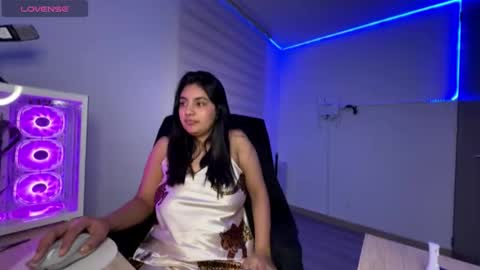 cloe small online show from March 2026 08:09:01 AM