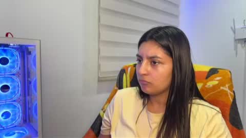 cloe small online show from June 2026 01:17:01 AM