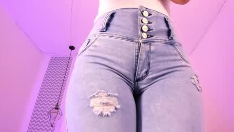 cloe online show from December 2025 09:34:02 PM