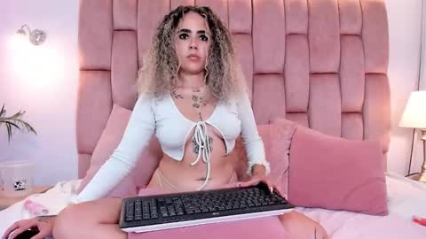 Snapshot of cloerosee1 chatting on February 2026 05:45:02 PM Cloe online show from February 2026 05:45:02 PM