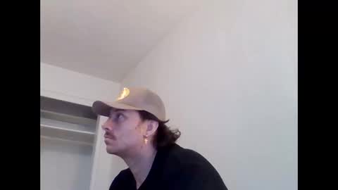 tallhungandcloudy online show from February 2026 10:08:02 PM