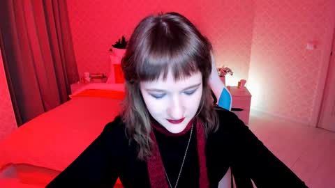 Snapshot of clover_red chatting on December 2024 02:54:02 PM Clover follow me online show from December 2024 02:54:02 PM