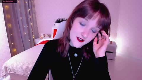 Snapshot of clover_red chatting on January 2025 03:10:01 PM Clover follow me online show from January 2025 03:10:01 PM