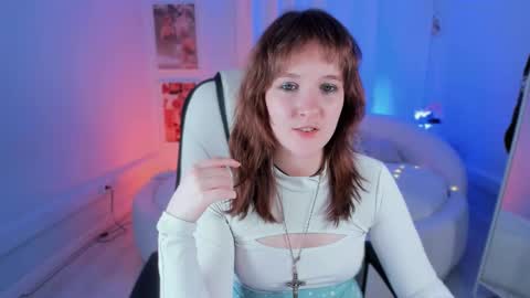 Snapshot of clover_red chatting on March 2025 09:51:01 AM Clover follow me online show from March 2025 09:51:01 AM