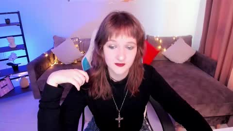 Snapshot of clover_red chatting on March 2025 03:02:01 PM Clover follow me online show from March 2025 03:02:01 PM