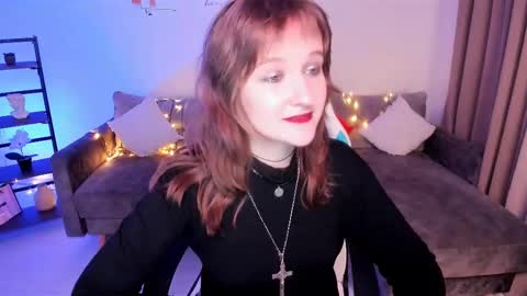 Snapshot of clover_red chatting on March 2025 06:05:02 PM Clover follow me online show from March 2025 06:05:02 PM