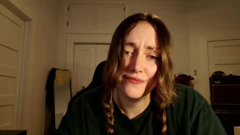 Clover online show from December 2025 03:33:02 AM