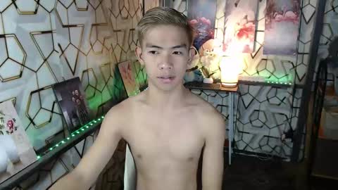 Snapshot of clyde_twinkx chatting on November 2025 11:33:02 AM clyde_twinkx online show from November 2025 11:33:02 AM