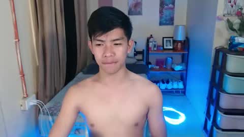 clyde_twinkx online show from April 2026 04:46:02 AM