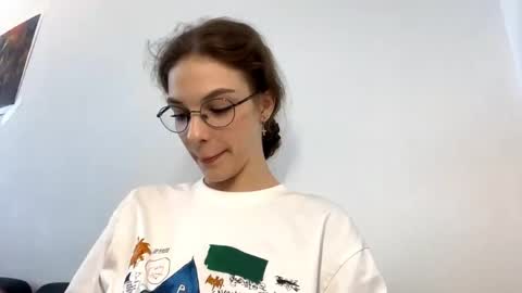 Snapshot of clyderolls chatting on June 2026 04:45:01 PM Anya online show from June 2026 04:45:01 PM