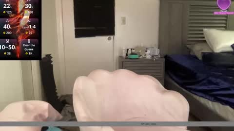 CocaNutt online show from September 2025 06:19:02 AM