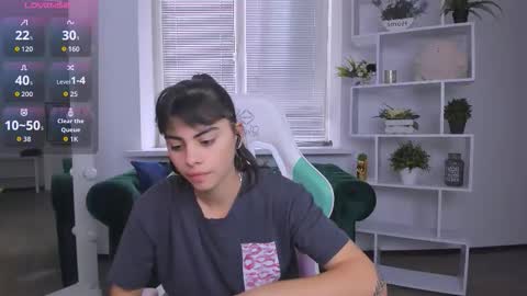 Olivia online show from October 2025 06:59:01 AM