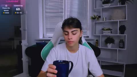 Olivia online show from October 2025 06:48:01 AM