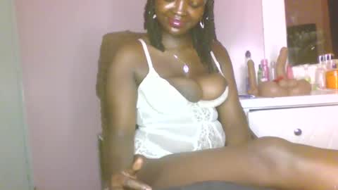 Snapshot of cocoalush_20 chatting on May 2026 05:54:02 PM CocoaLush 20 online show from May 2026 05:54:02 PM