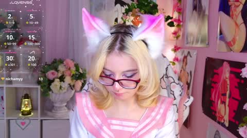 Mia online show from December 2024 08:57:02 PM