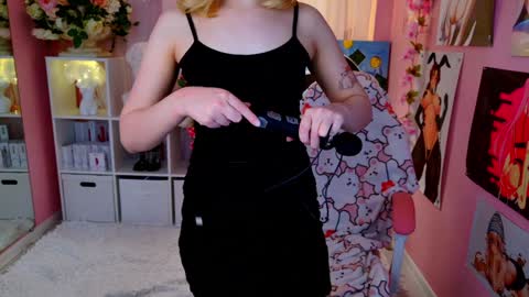 Mia online show from January 2025 09:01:02 PM