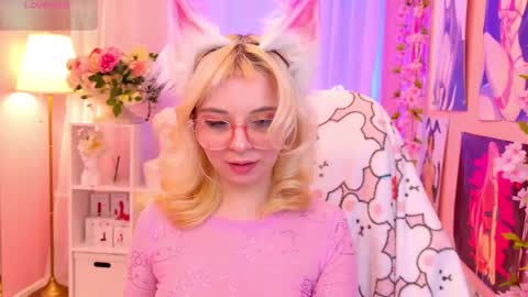 Mia online show from March 2025 09:08:02 PM