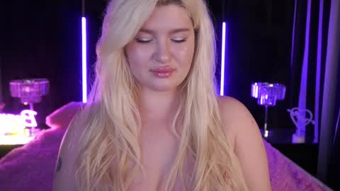 Snapshot of cocosecretss chatting on December 2024 07:25:01 AM onlyfans amyleyy online show from December 2024 07:25:01 AM