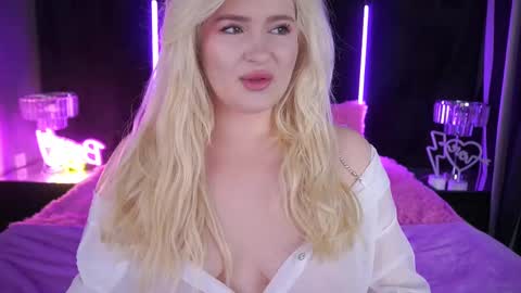 Snapshot of cocosecretss chatting on February 2025 07:44:01 AM onlyfans amyleyy online show from February 2025 07:44:01 AM