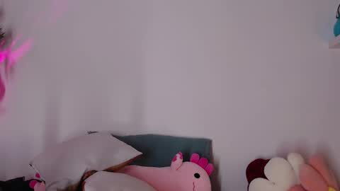 Snapshot of cofee_dreams chatting on February 2025 04:32:01 PM Coffee Dreams online show from February 2025 04:32:01 PM