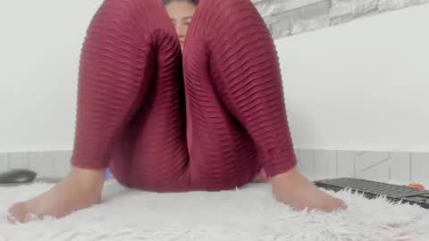 laurita online show from December 2024 07:07:01 PM