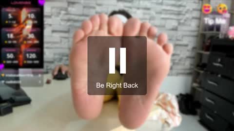 laurita online show from November 2025 01:59:01 AM