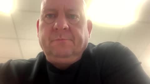 Snapshot of col4nows chatting on October 2025 12:09:02 PM col4nows online show from October 2025 12:09:02 PM