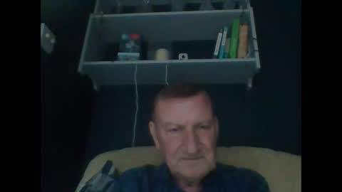 Snapshot of colinbeech chatting on December 2024 01:38:02 PM colinbeech online show from December 2024 01:38:02 PM