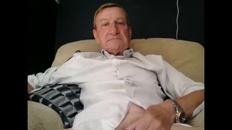 Snapshot of colinbeech chatting on September 2025 08:51:02 AM colinbeech online show from September 2025 08:51:02 AM