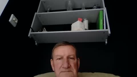 Snapshot of colinbeech chatting on October 2025 12:26:02 PM colinbeech online show from October 2025 12:26:02 PM