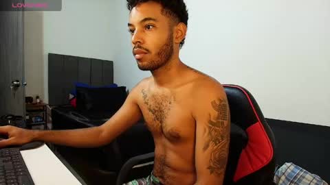 Snapshot of colinlatinbrown chatting on April 2026 09:14:01 AM IG online show from April 2026 09:14:01 AM