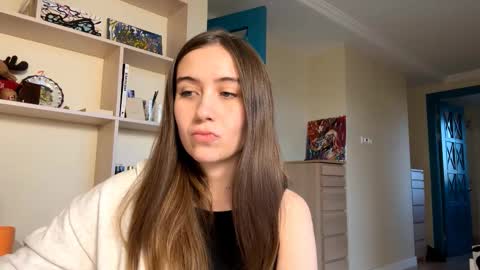 Nicole online show from October 2025 12:56:02 PM