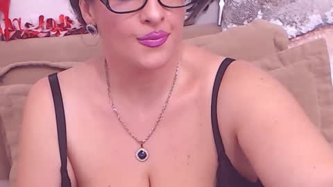 Snapshot of college_dream_bbw chatting on January 2025 08:21:01 PM Maddison online show from January 2025 08:21:01 PM