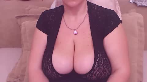 Snapshot of college_dream_bbw chatting on February 2025 05:42:02 AM Maddison online show from February 2025 05:42:02 AM