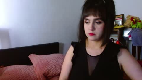 Snapshot of collette_beaufoy chatting on June 2026 12:42:02 PM Collette online show from June 2026 12:42:02 PM