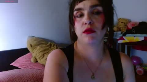 Snapshot of collette_beaufoy chatting on July 2026 01:35:01 AM Collette online show from July 2026 01:35:01 AM