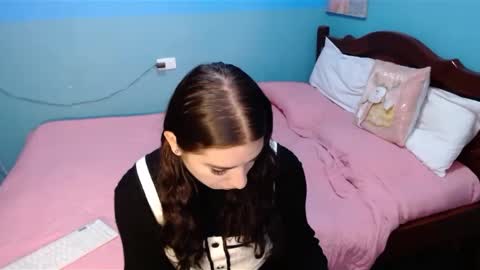 Sofa Mosquera online show from January 2025 01:21:02 AM