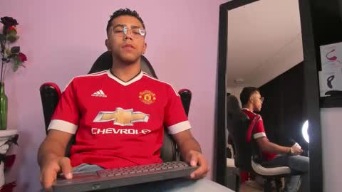 colstorw_ online show from October 2025 10:34:02 AM