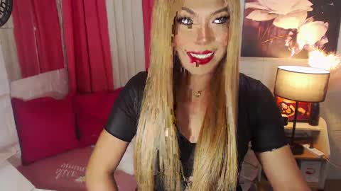 Snapshot of commanderofsexx chatting on January 2025 02:24:02 AM QUEEN SABRINA online show from January 2025 02:24:02 AM