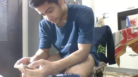 Snapshot of comobailamioso chatting on November 2025 09:52:02 PM comobailamioso online show from November 2025 09:52:02 PM