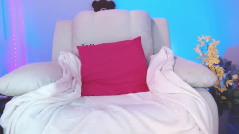 Ariane... online show from December 2024 02:38:01 AM