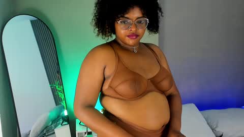 conielaurenth online show from January 2025 11:56:01 PM