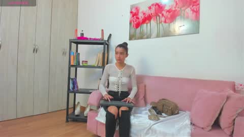 Snapshot of conni_f00x chatting on June 2026 07:24:01 PM conni_f00x online show from June 2026 07:24:01 PM