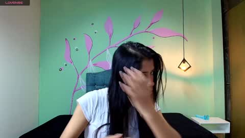 C O N N I E online show from January 2025 12:05:02 PM