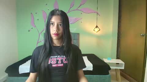 C O N N I E online show from February 2025 12:08:01 PM